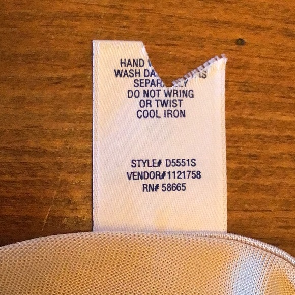 NORDSTROM INTIMATES NWT 100% SILK V NECK LAYER / LONG SLEEVES - Picture 8 of 10